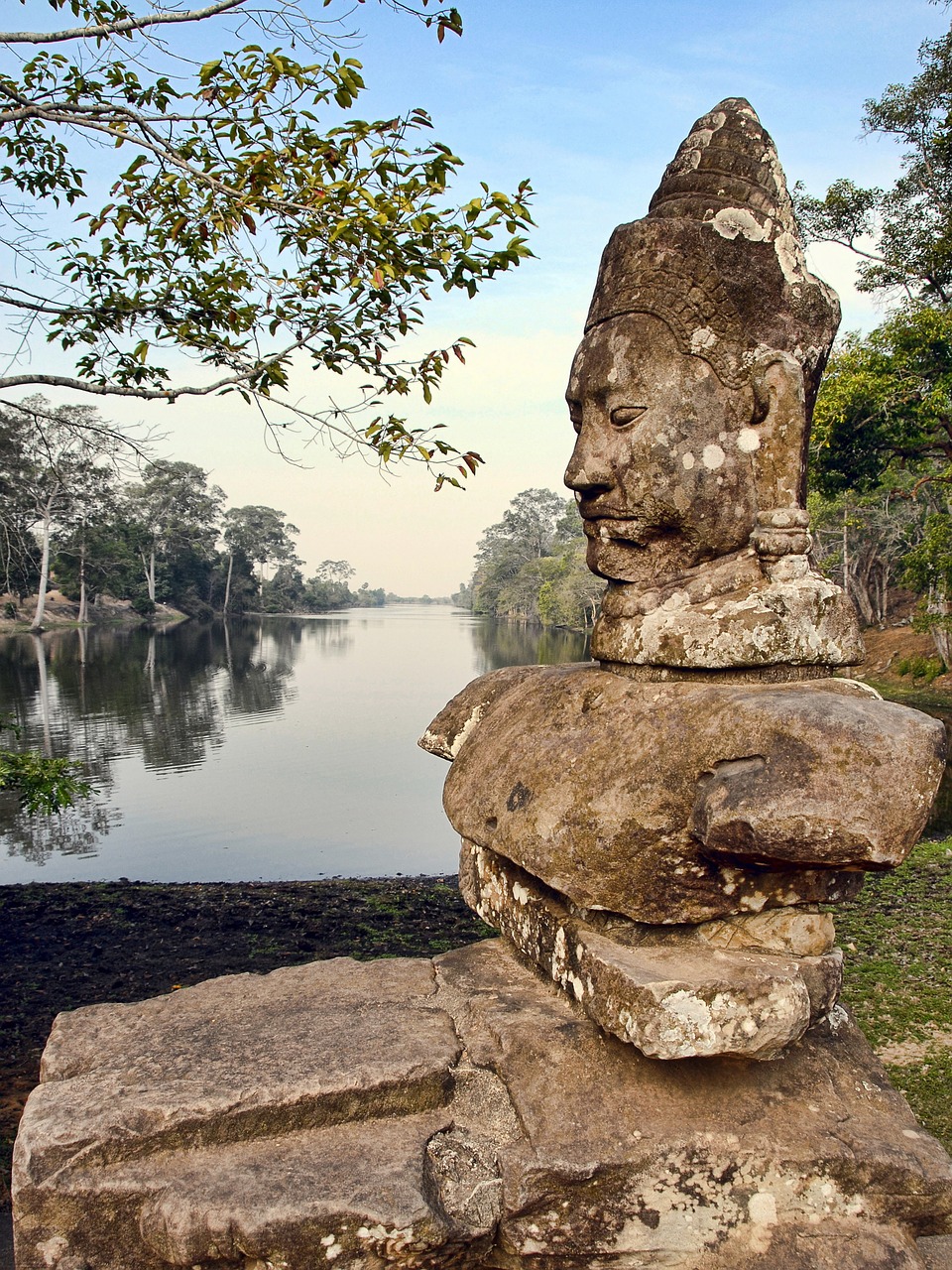 Interesting places in Siem Reap, Siem Reap, Angkor Thom, head of statue, Cambodia