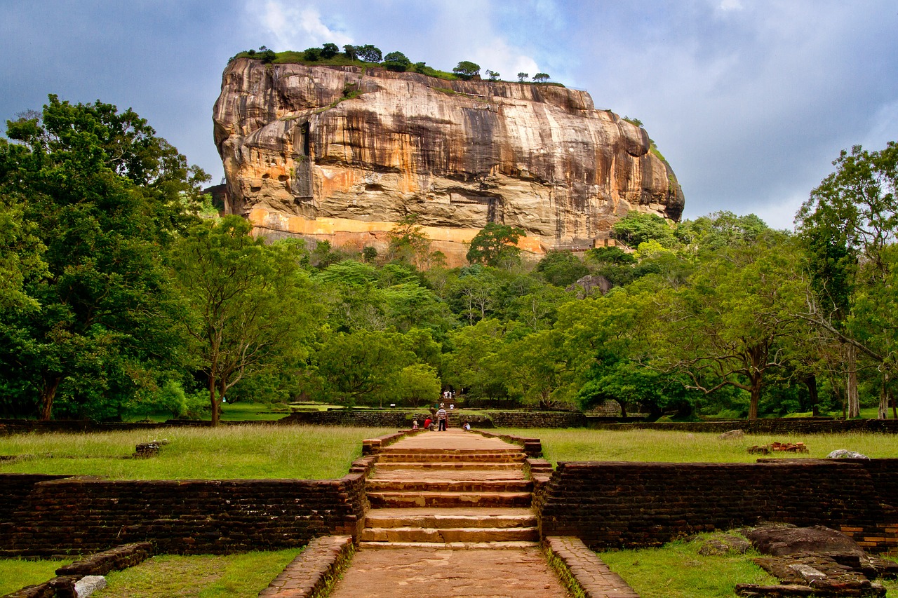unexplored places in Sri Lanka, Sirigaya, Lion Rock, 