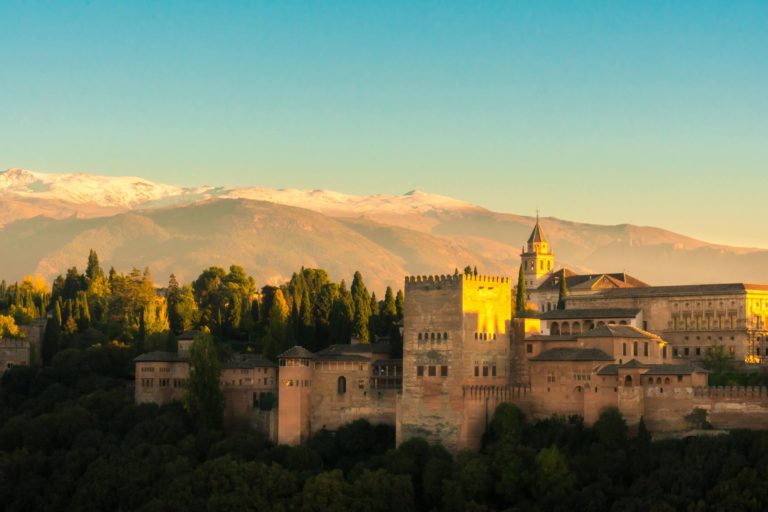2 days in Granada, Sierra Nevada mountains in background, Alhambra at sunset