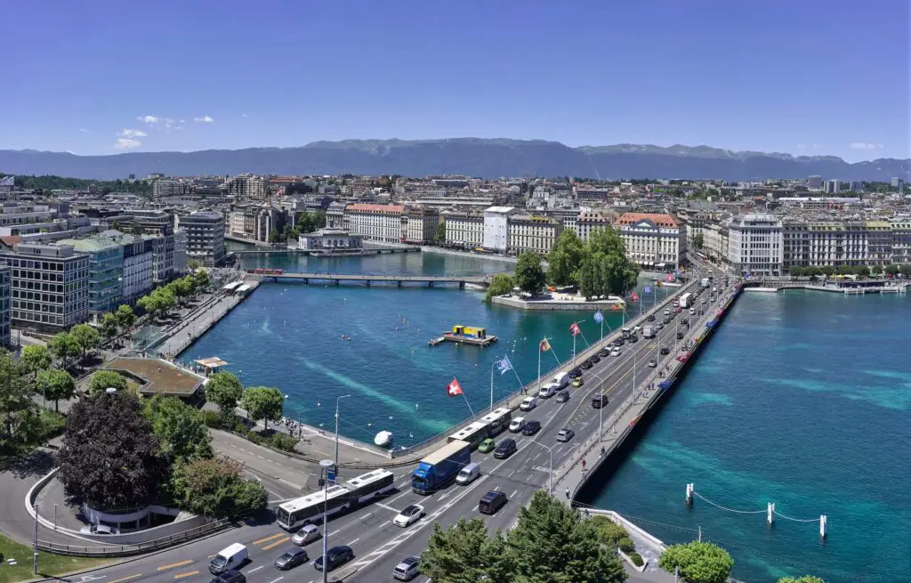 1 day in Geneva, Geneva city skyline