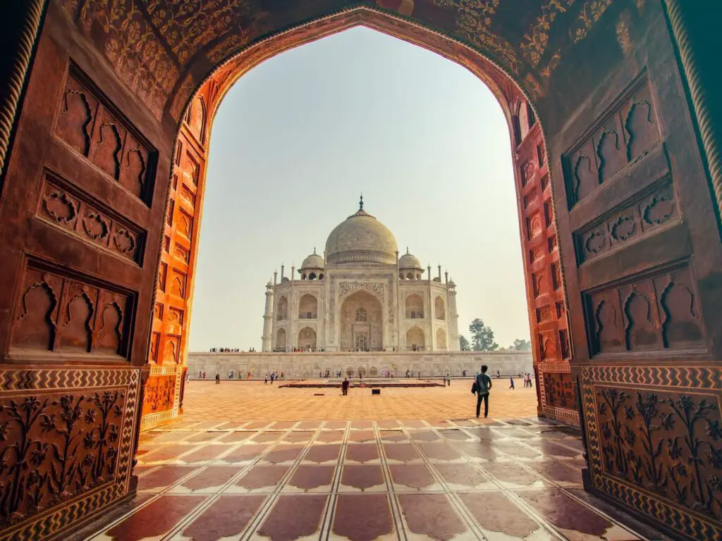 1 day in Agra, a frame view of the Taj Mahal