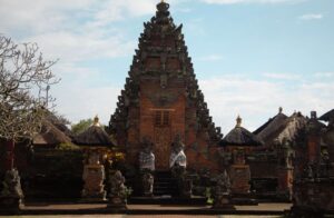 7 days in Bali itinerary, Batuan Temple entrance, Candi Bentar, Bali, Indonesia