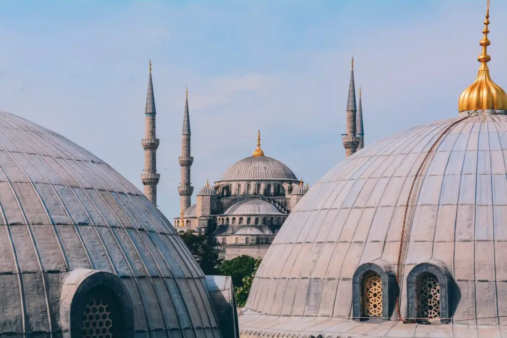 2 days in Istanbul itinerary, the domes of the Blue Mosque and Hagia Sophia in the background